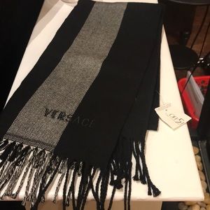 Men’s Versace wool scarf brand new with tag
